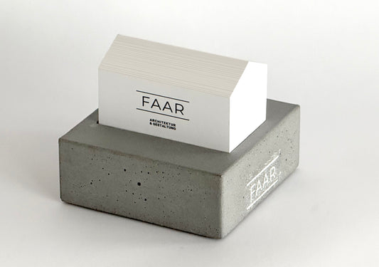 Milestone - Visitenkartenhalter aus Beton